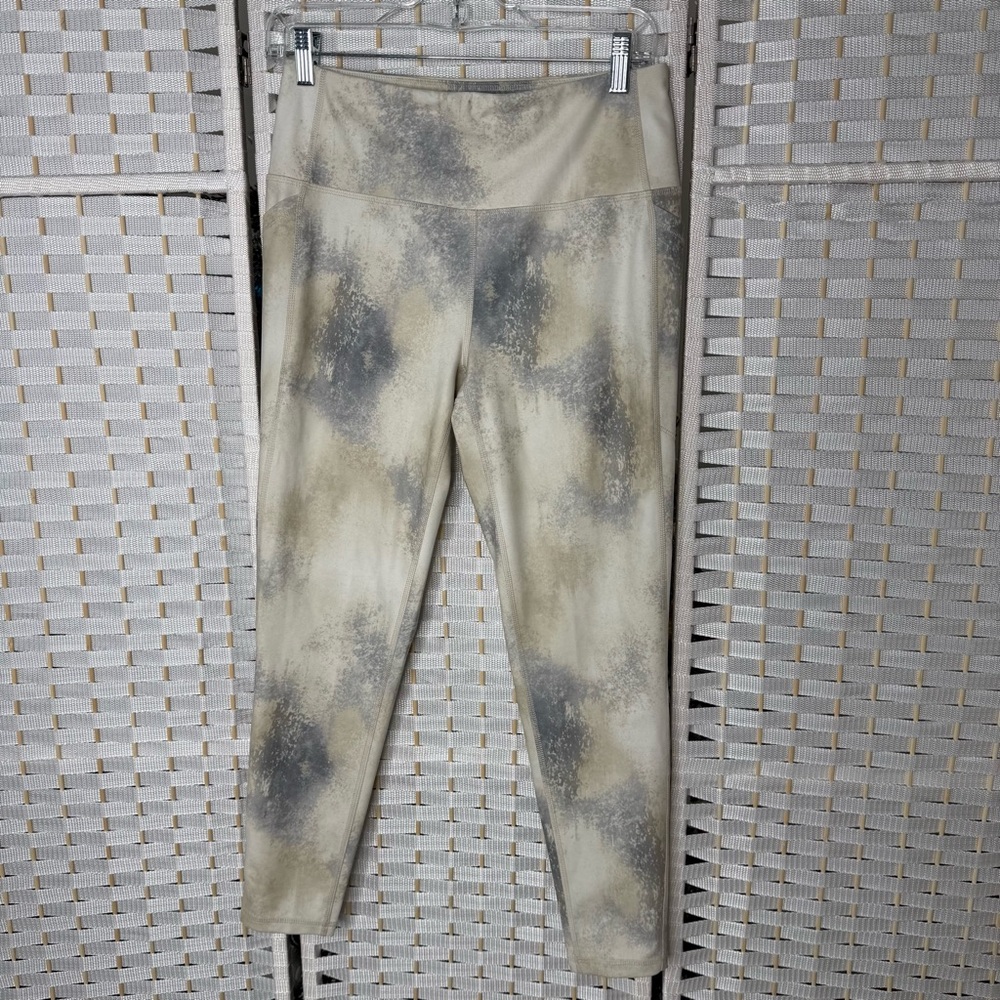 NWT. DSG MOMENTUM 7/8 LEGGING WOMENS.